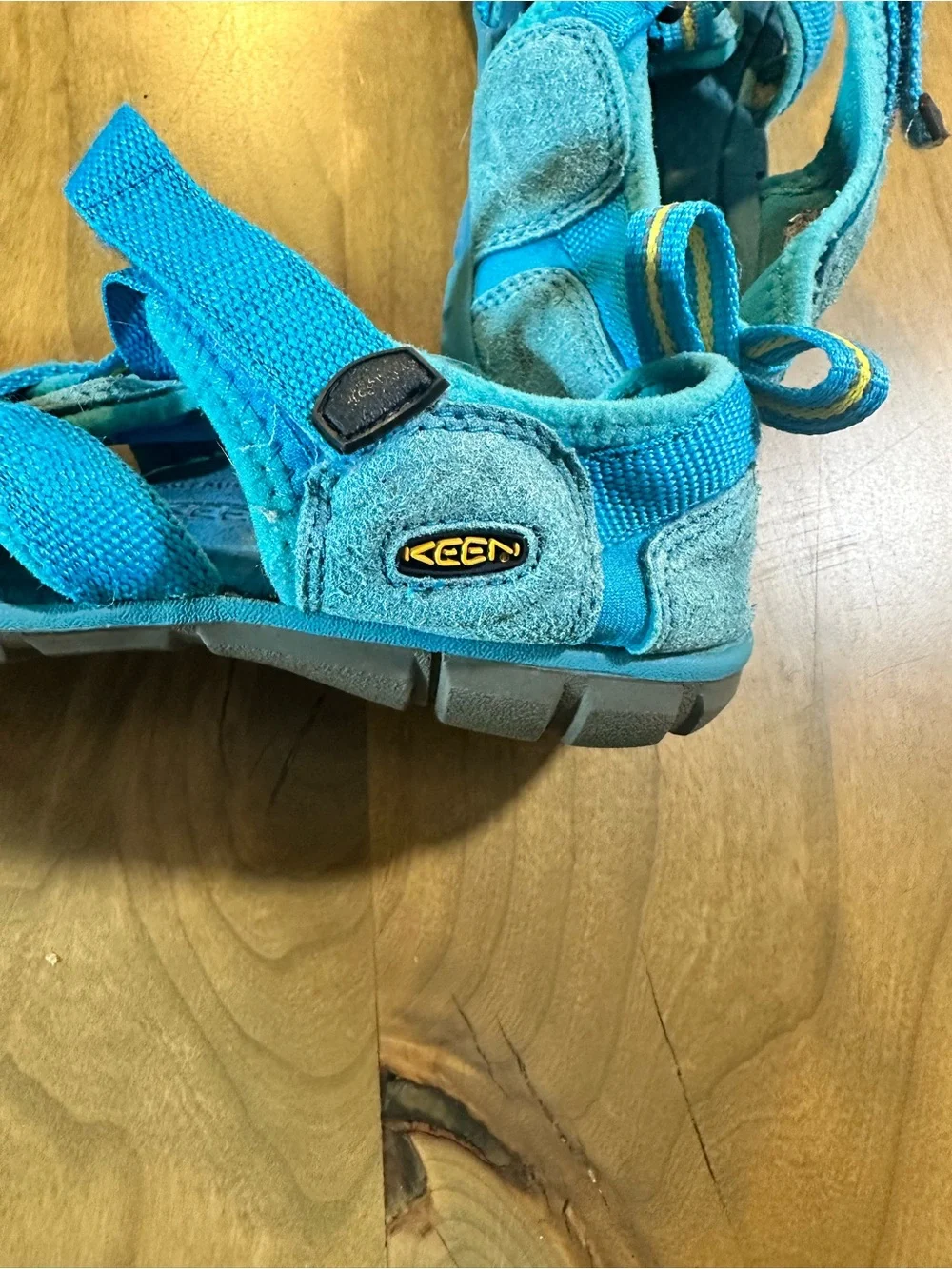 KEEN CNX Youth 5 Blue Water Hiking Sport Sandals Closed Toe EU 38